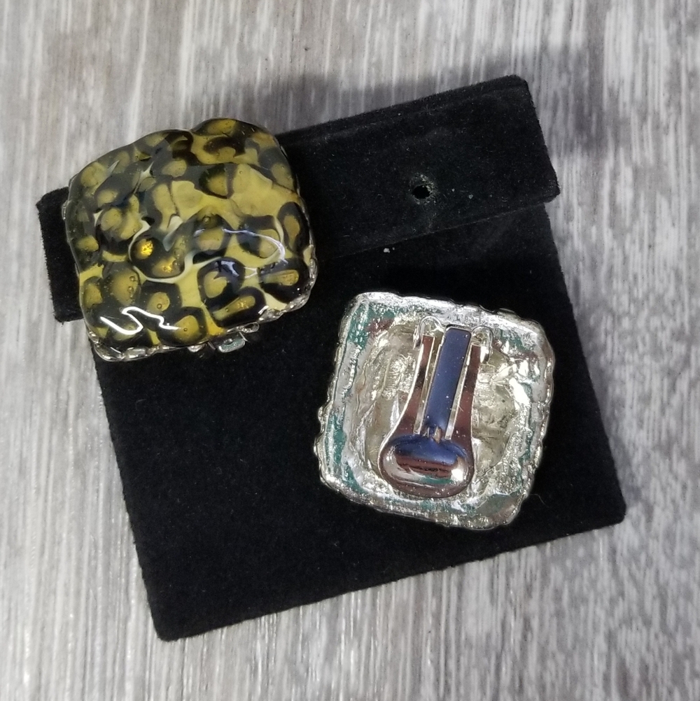 Vintage Square Leopard print Earrings - Picture 3 of 8